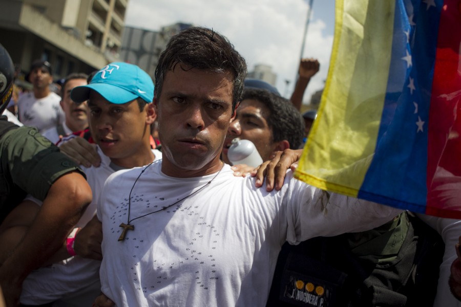 Opositor venezolano es liberado de prisión y es puesto en arresto domiciliario