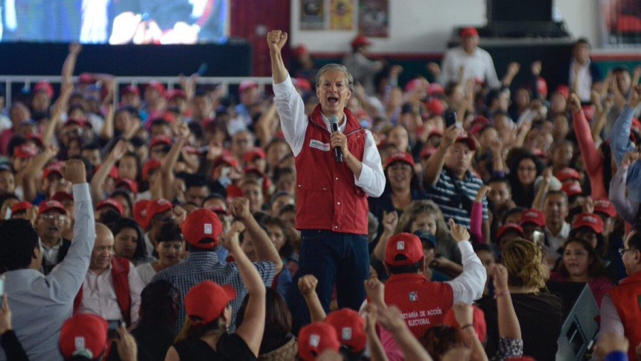 Del Mazo se pronuncia a favor de la familia tradicional ante militantes del PRI