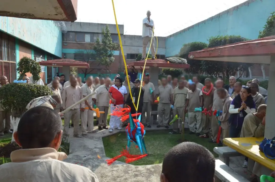 Realizan internos del Cevarepsi Comida de los olvidados