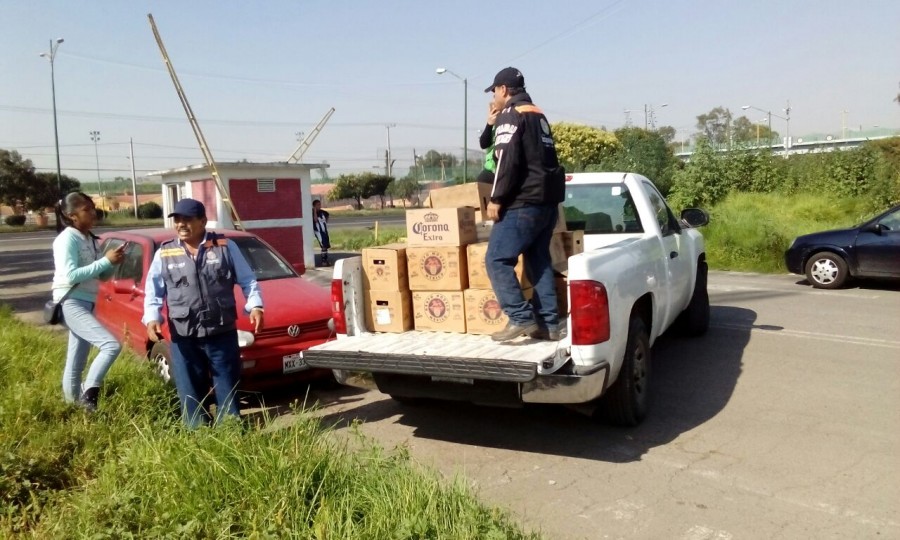 Incautan 216 litros de cerveza en tiánguis de Iztapalapa