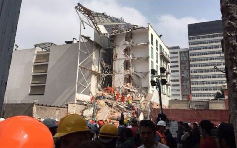 Colapsa edificio en Calzada de Tlalpan de la CDMX