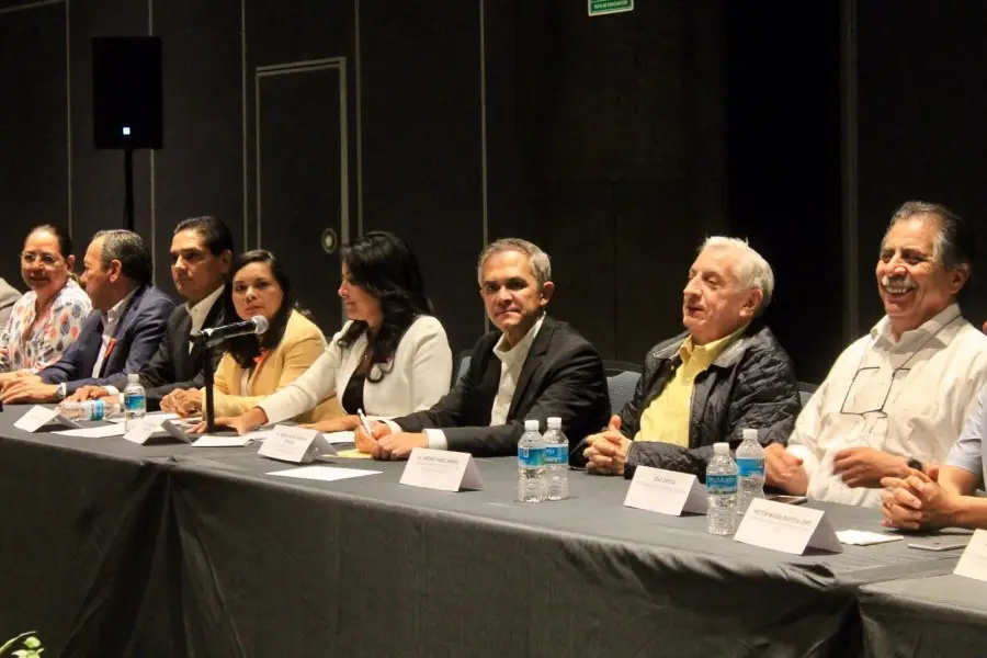 Vamos por la construcción de un Frente ciudadano: Mancera
