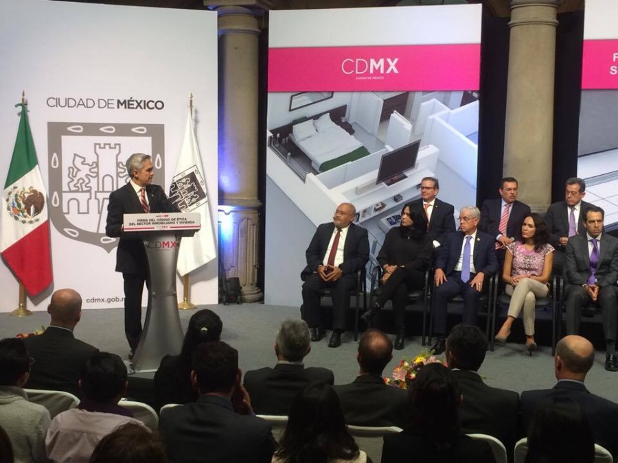 Ríos se fue por motivos personales: Mancera