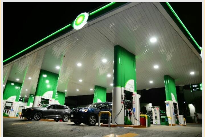 Abre la primera gasolinera extranjera en México