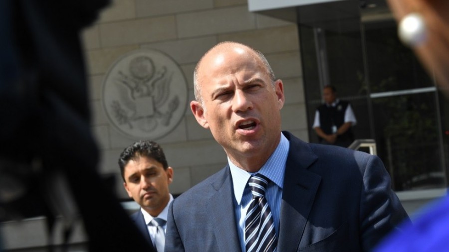 Abogado de actriz porno en caso contra Trump es imputado por robo y fraude
