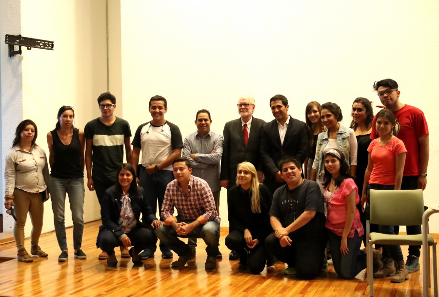 Capacitan a estudiantes de periodismo en la CDMX