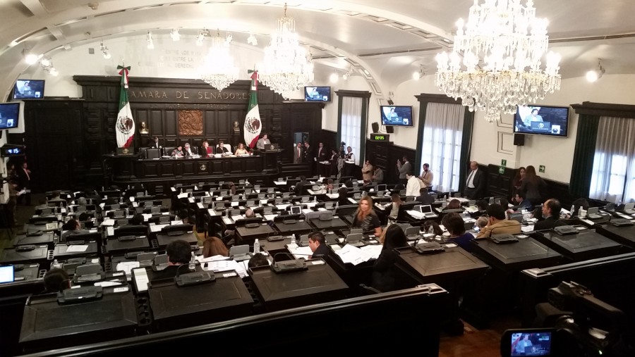 Debaten en la Asamblea Constituyente sobre ausentismo