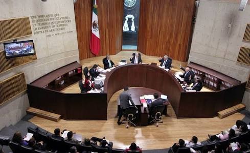 De la decadencia al desarrollo político