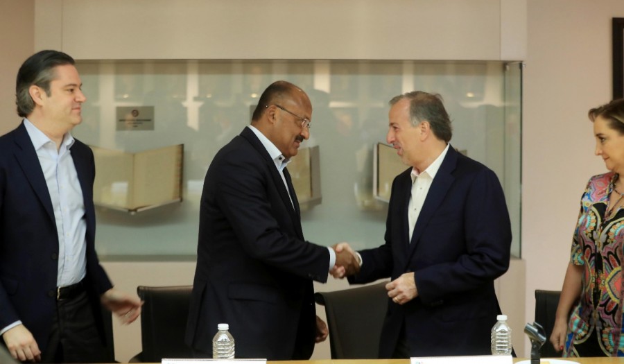 Meade se reúne con la dirigencia del tricolor
