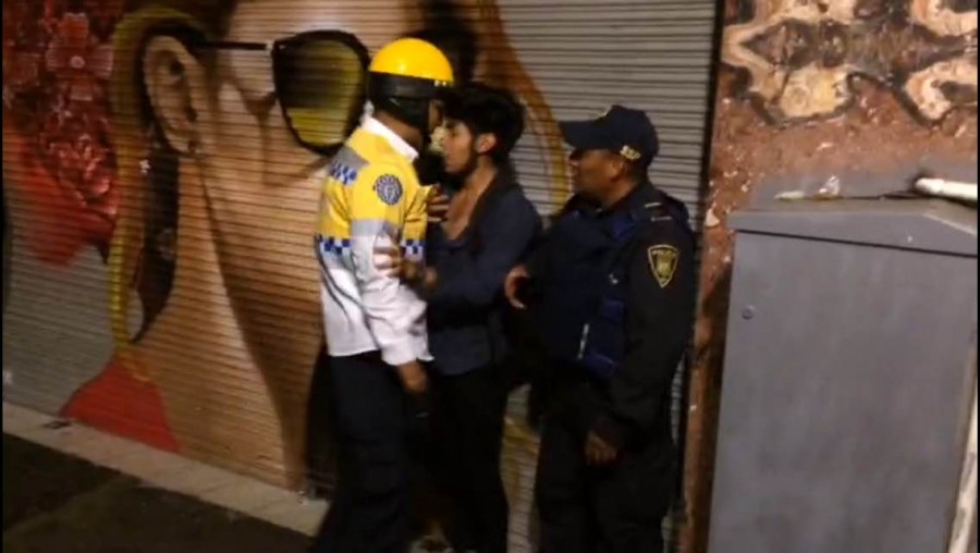 Agreden policías capitalinos a ciudadanos previo a concierto de Roger Waters
