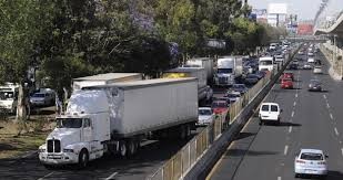 Presentan iniciativa para impedir tránsito de tráileres en CdMx
