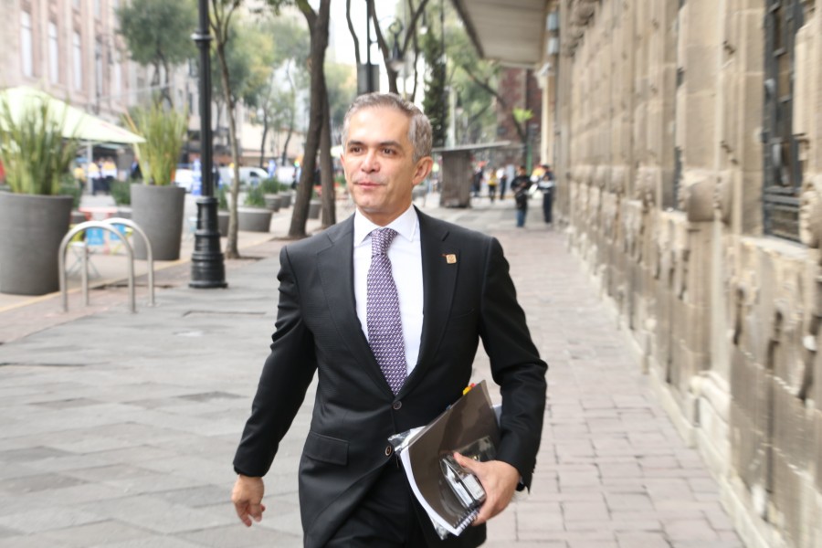 Apoya Mancera a microempresarios de la CdMx