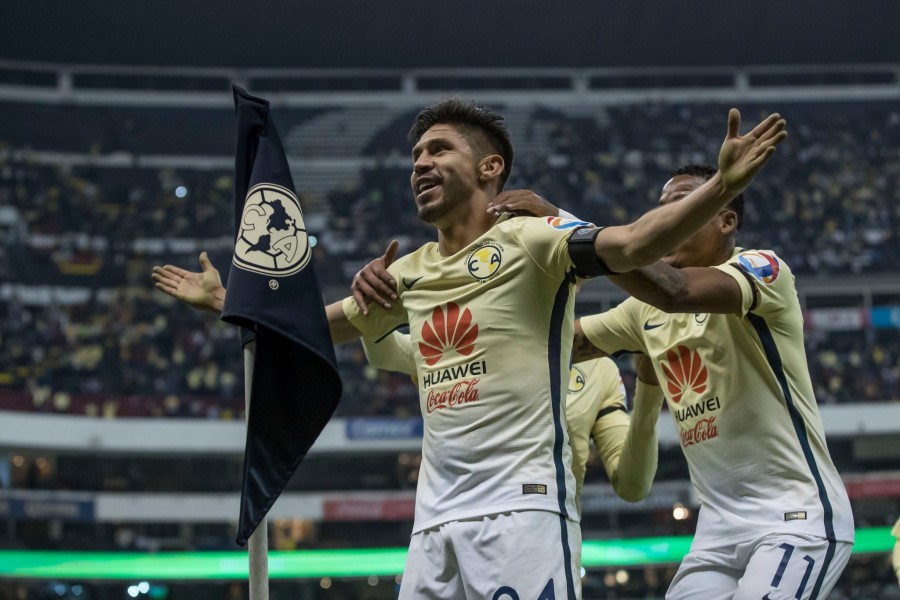 América triunfa ante Rayados a pesar de limitaciones