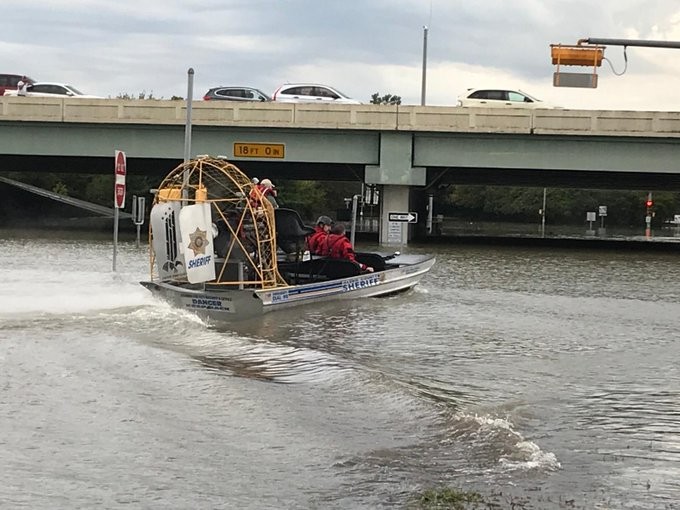 Tormenta tropical Imelda causa fuertes inundaciones en Texas y su paso continúa por Houston