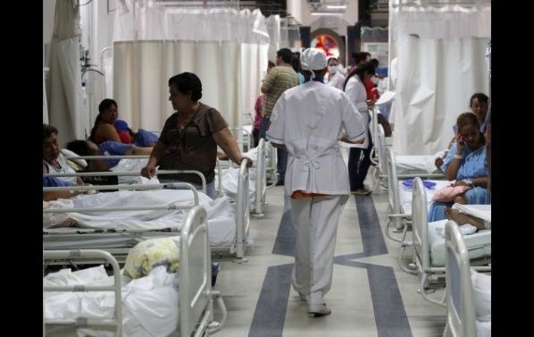 Afirma AMLO falta de información entre directores de hospitales