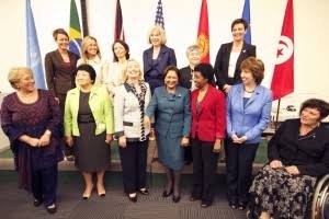 Establece acuerdo de asesoría y  establecimiento bancada  feminista  de la constituyente