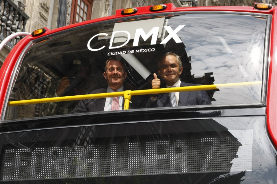 Llegan a CdMx seis de 90 unidades de Metrobús Línea 7
