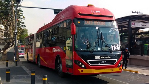 Metrobús suspende servicio por peregrinaciones