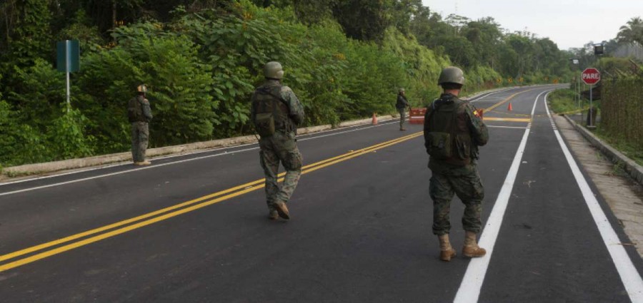 Ecuador crea nueva fuerza militar contra violencia en frontera
