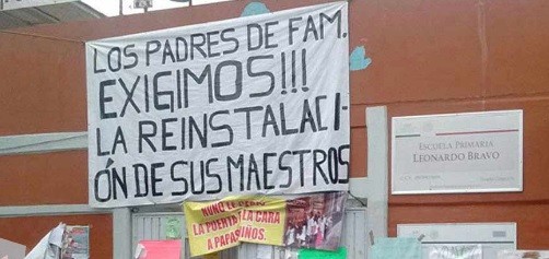Padres regresan a 11 maestros a clases