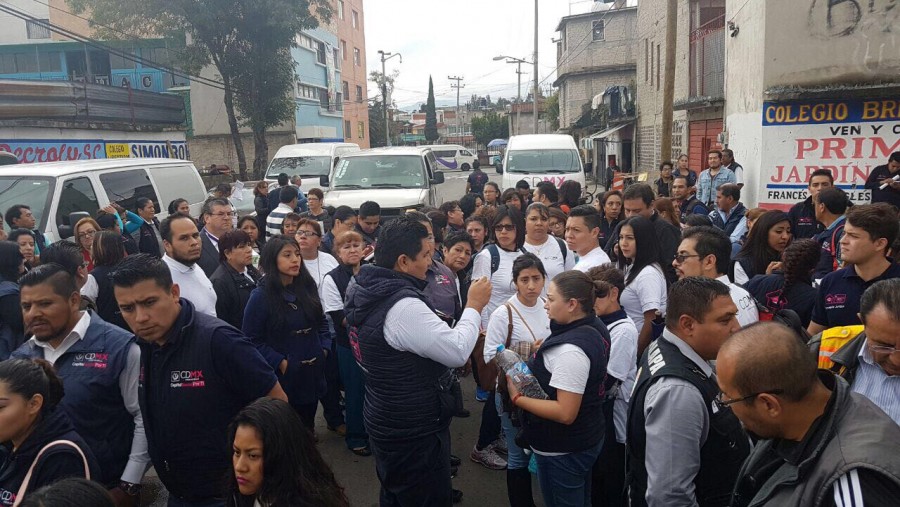Abogados asesoran a 8 mil damnificados en la CDMX