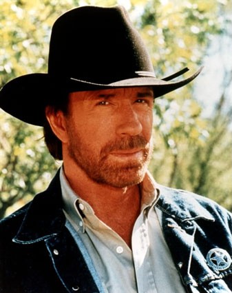 Chuck Norris sobrevive a dos infartos en 47 minutos