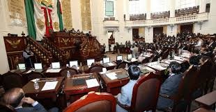 Con 10 diputados en el pleno inicia diputación permanente