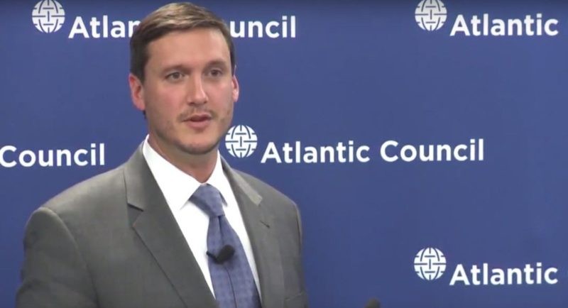 Nombra Trump a su asesor en contraterrorismo y seguridad cibernética