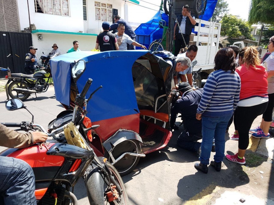 Retira Semovi 39 mototaxis en Xochimilco; detienen a dos personas