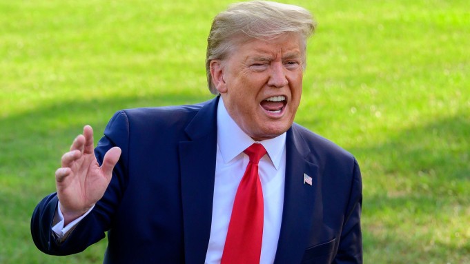 Trump, cada vez más cerca de un juicio político