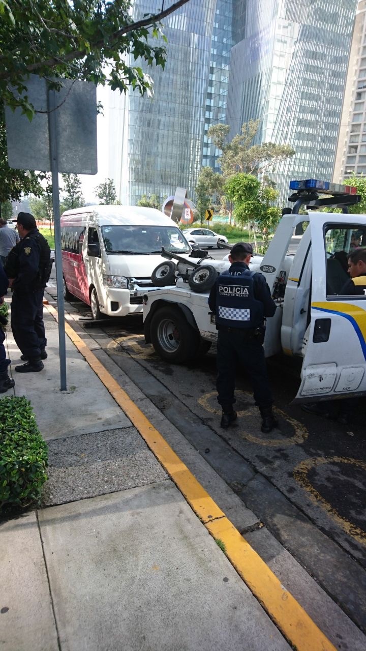 Remiten nueve camionetas al corralón por dar servicio ilegal en Santa Fe