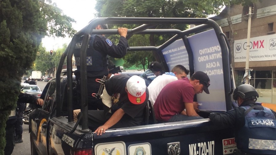 Detienen a siete personas en despedida de El Ojos en Iztapalapa