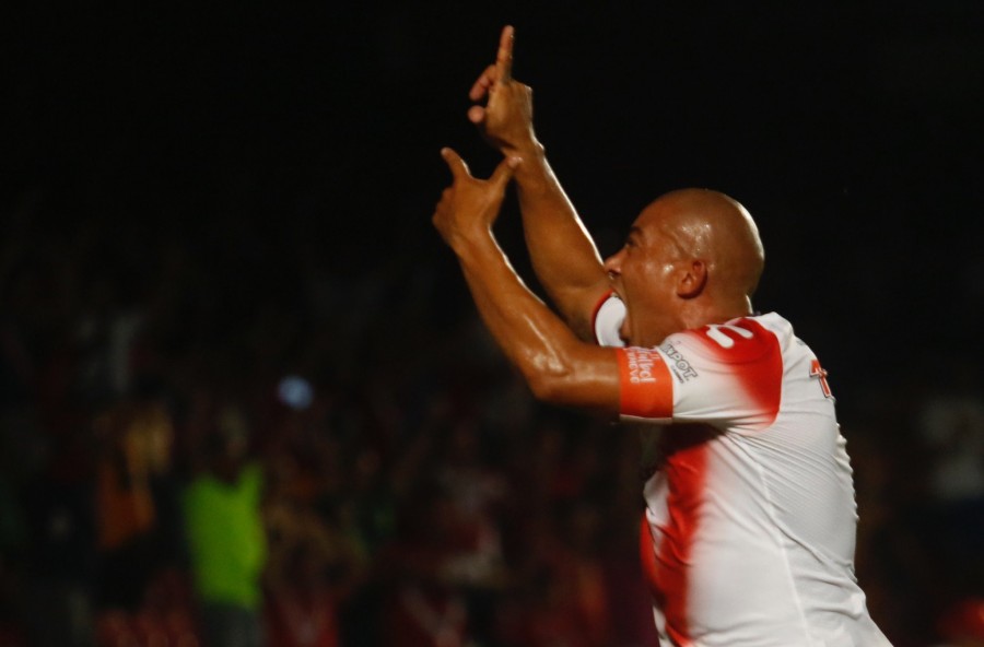 Veracruz consigue vital triunfo ante Rayados