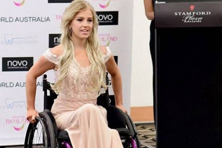 Participa en sillas de ruedas y hace historia en Miss Australia
