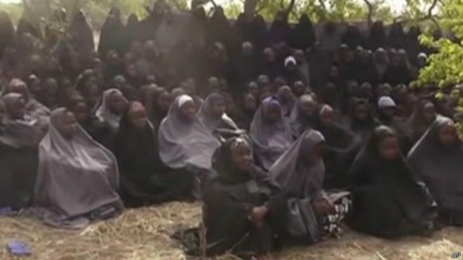 Liberan a 21 mujeres secuestradas por Boko Haram