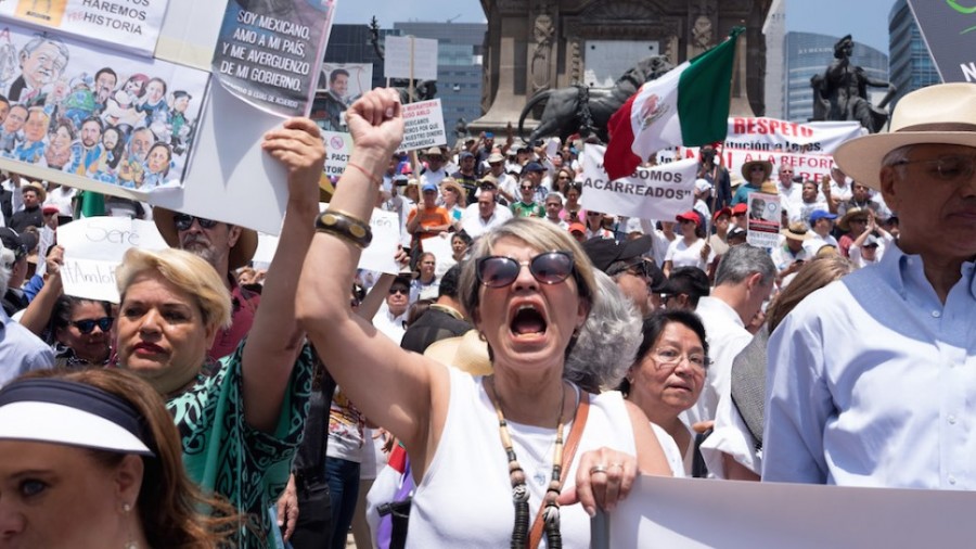 Marchan ciudadanos y familia Lebarón contra gobierno de AMLO