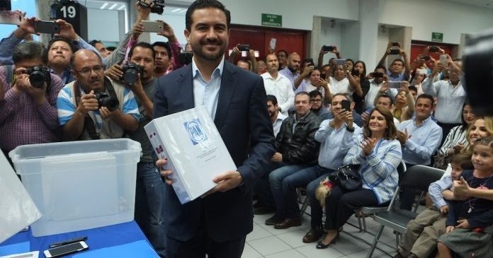 Hijo de Yunes se registra como precandidato para la gobernatura de Veracruz