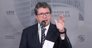 Monreal afirma que AMLO está sometido al poder de las togas y los birretes