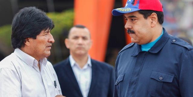 Pensar en hacer renunciar o matar a un revolucionario, es delito y magnicidio: Evo Morales