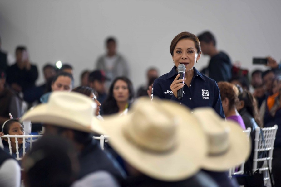 Vázquez Mota se reúne con líderes de Jilotepec, promete hacer al campo más productivo