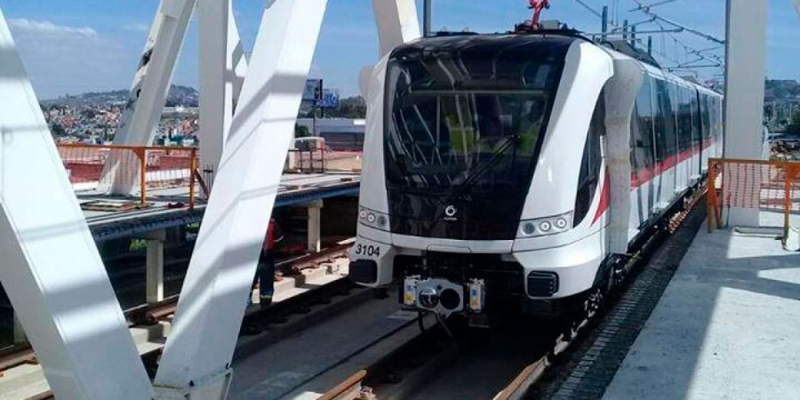 AMLO se compromete a concluir obras inconclusas