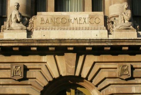 Decisión de Banxico permitirá estabilidad económica y crecimiento: AMLO