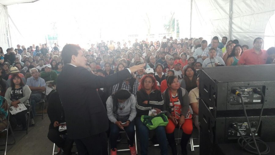 Informa Lobo ante vecinos de GAM las ilegalidades de Viaducto La Raza