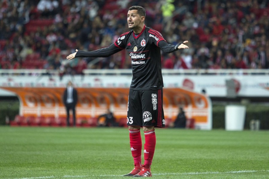 Por lesión Yasser Corona se retira del futbol