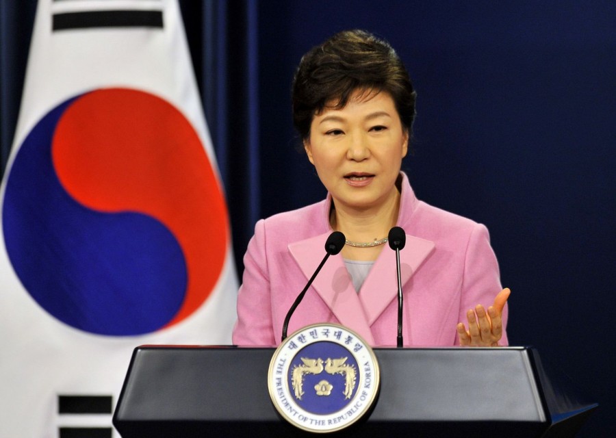 Destituye Corea del Sur a la presidenta Park Geun-hye