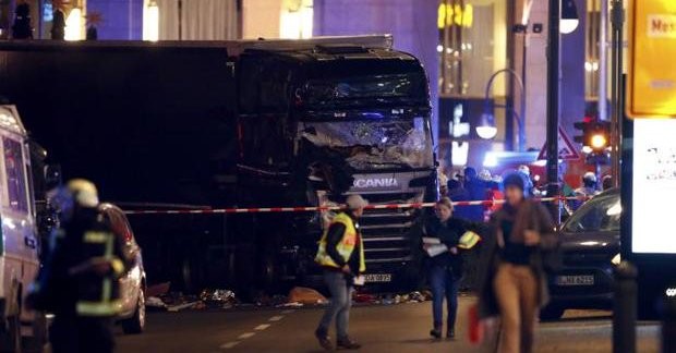 Al menos 12 muertos en mercado navideño en Alemania