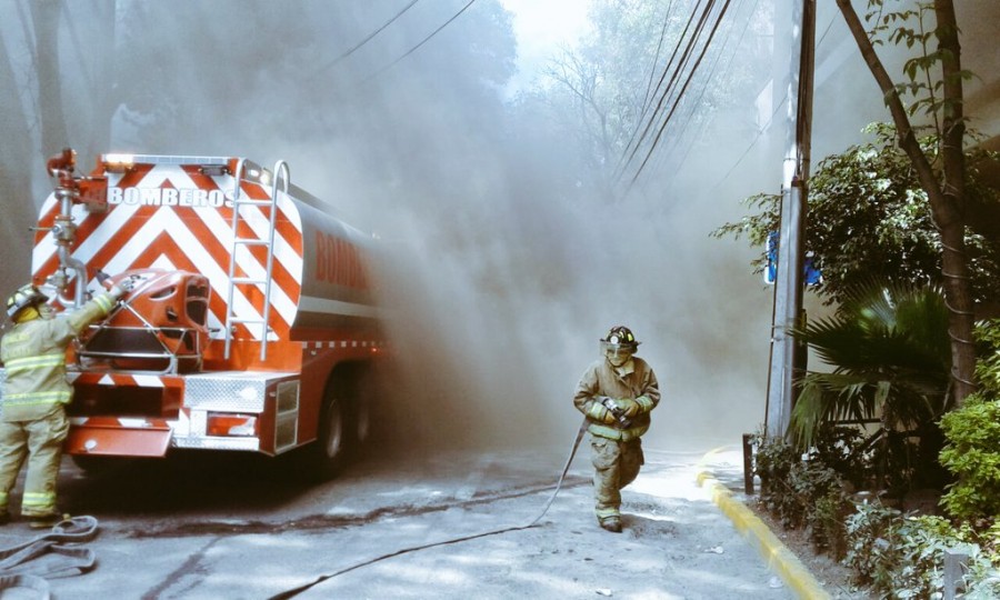 Cuerpo de Bomberos controla incendio en Polanco