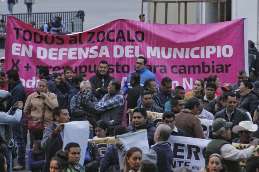 Rocían gas pimienta a alcaldes para impedir que entrarán a Palacio Nacional