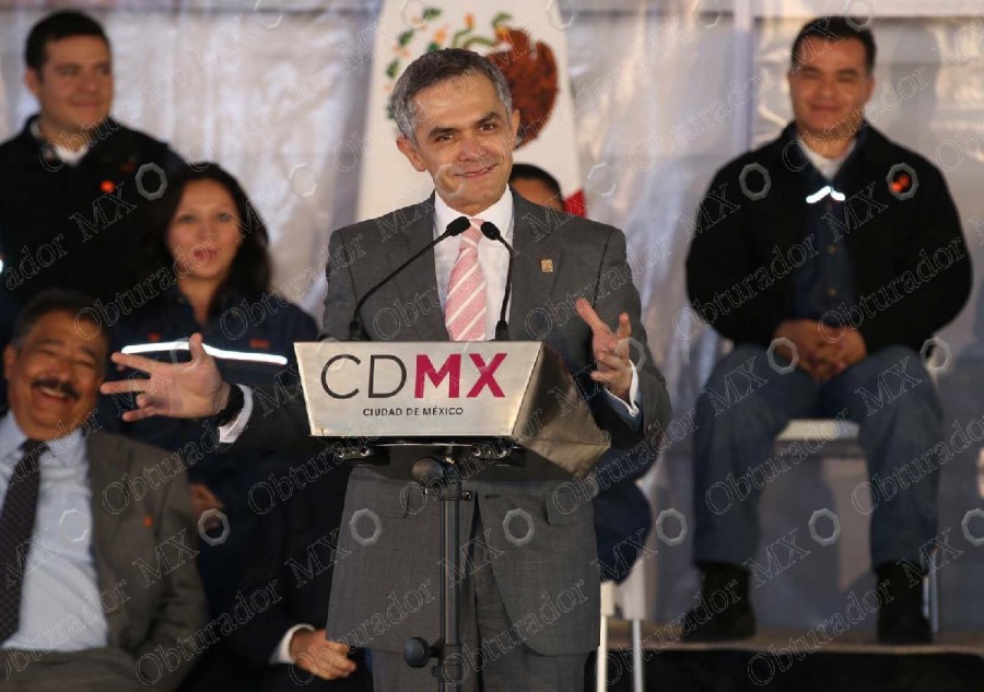 Prometen capacitar a mil maestros más para 2017