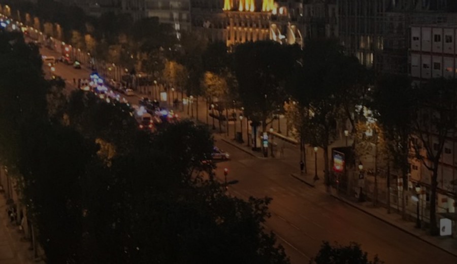 Dos muertos en tiroteo en Campos Elíseos de París